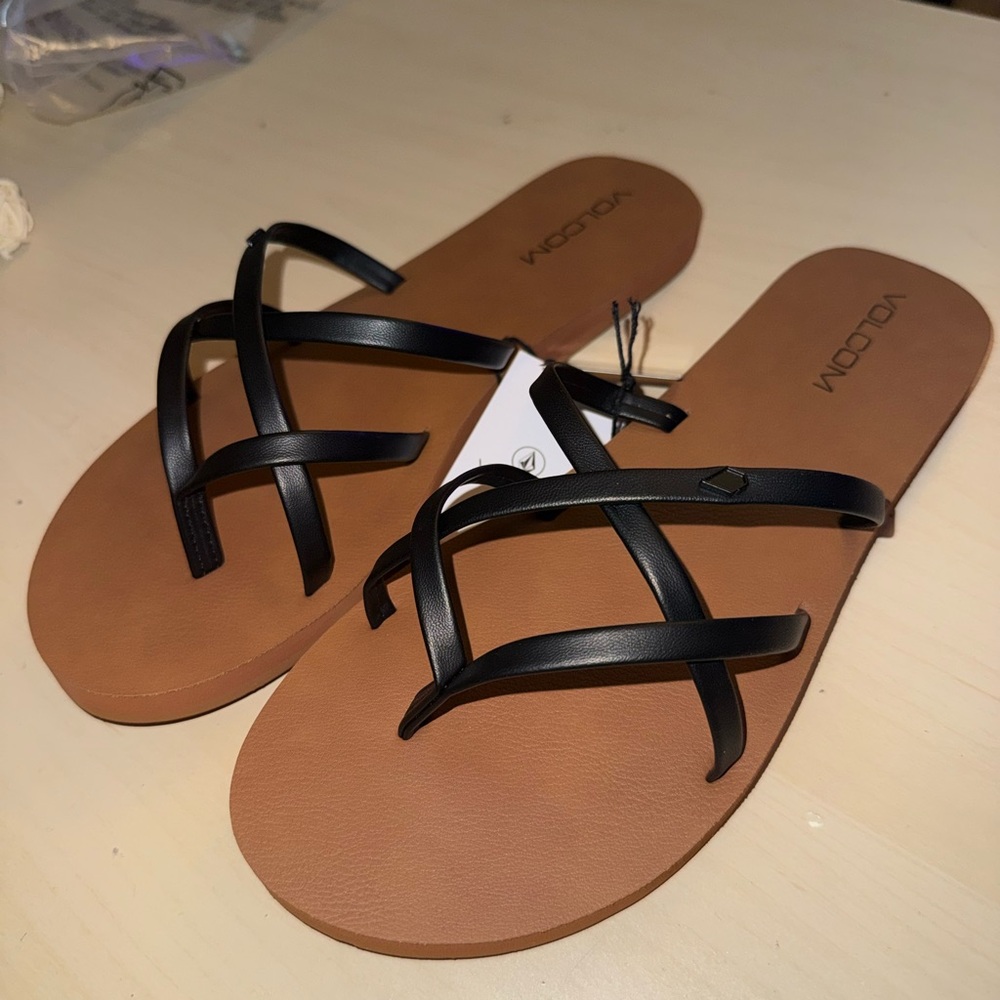 Volcom Women's Black flip flops